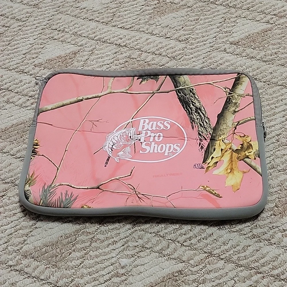 Bass Pro Shop Pink Realtree Laptop Sleeve